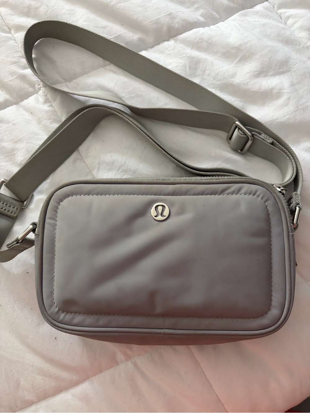 lululemon athletica Gray Crossbody Bag - Compact Everyday Shoulder Bag